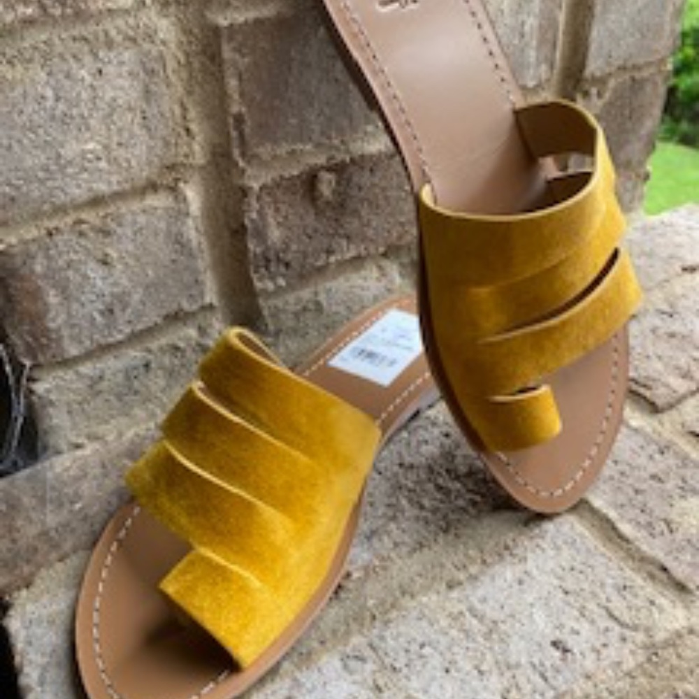 Marc Fisher Rilee sandals 7m NWT